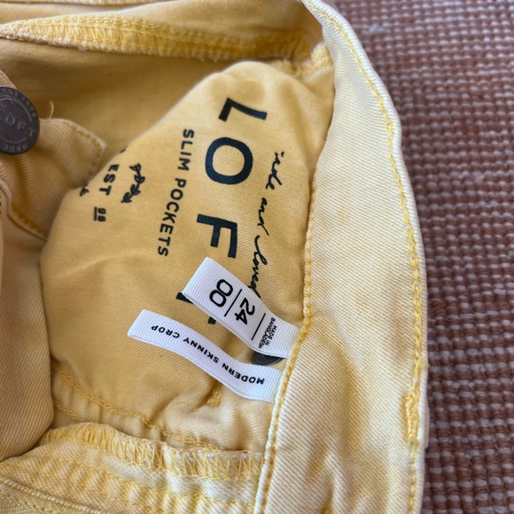 Mustard color fringe bottom stretch jeans - Picture 3 of 3